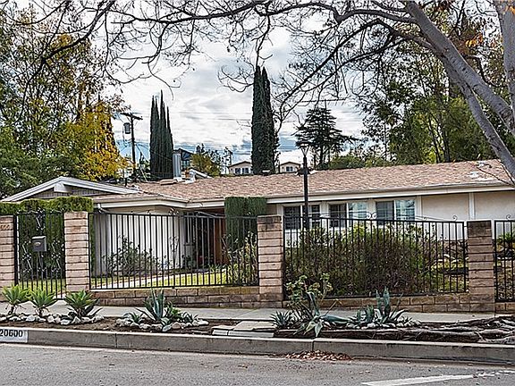 2nd image of 20600 Oxnard St