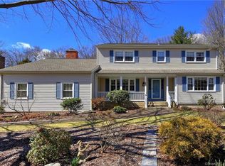 18 Oak Hollow Rd, Branford, CT 06405