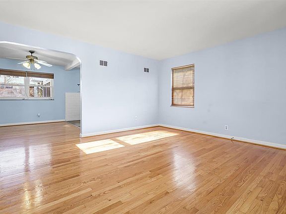5th image of 1742 McCready Ave