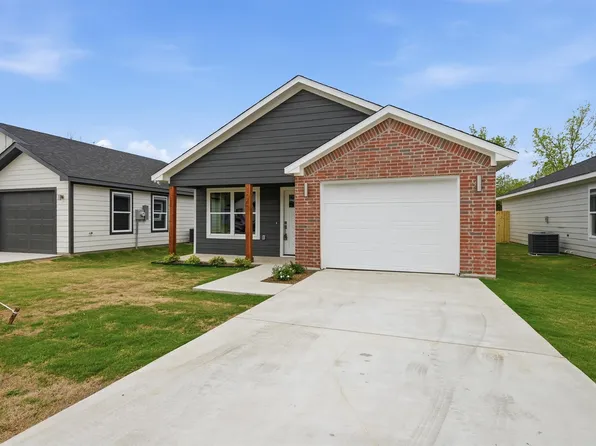 1012 S 1st St, Sherman, TX 75090