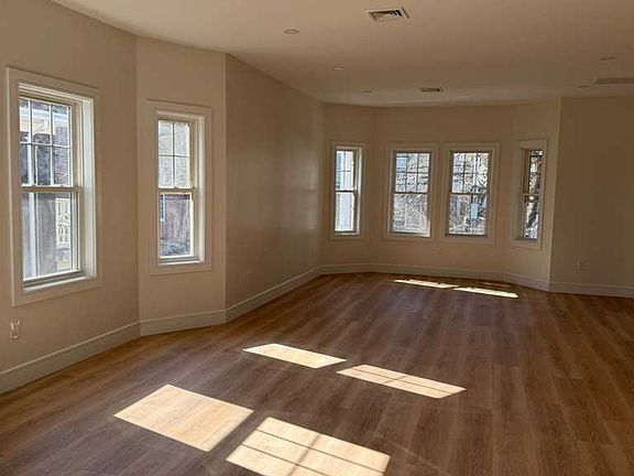 Living room - Tons of natural light