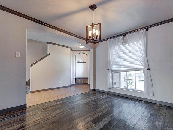 3rd image of 3523 Bluebird Park Ln
