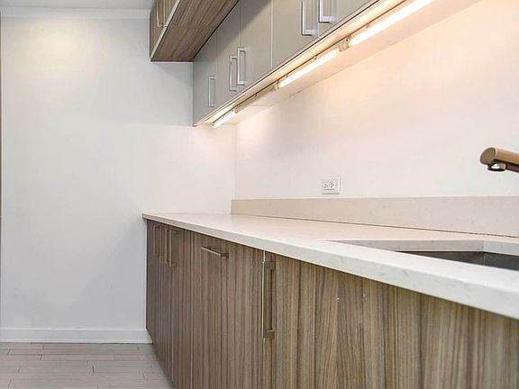2nd image of 250 Bedford Ave #129503