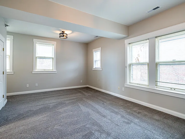 234 E 9th St #301 — Photo 3