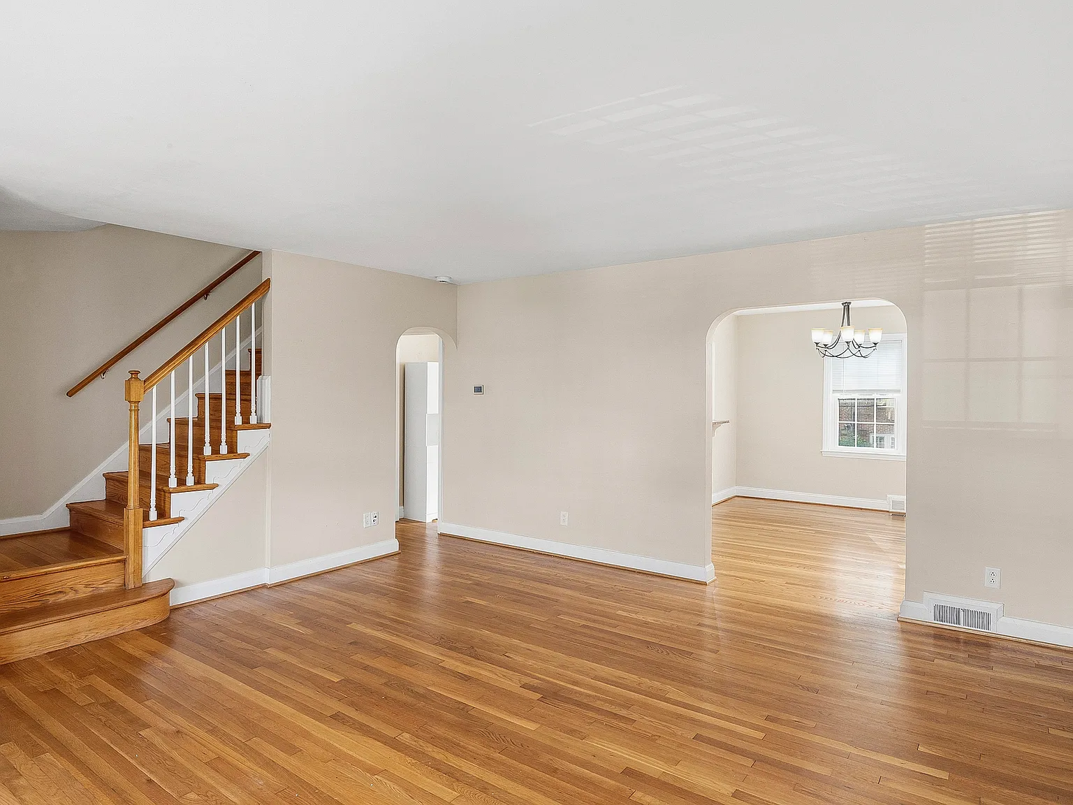 3 bed, 1760 sqft, $2,400 — Photo 4