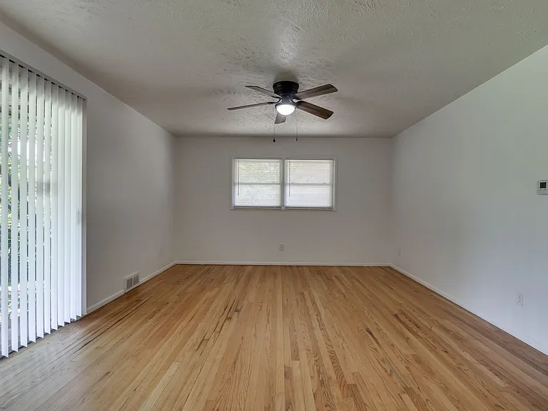 3516 Mount Pleasant Dr — Photo 5