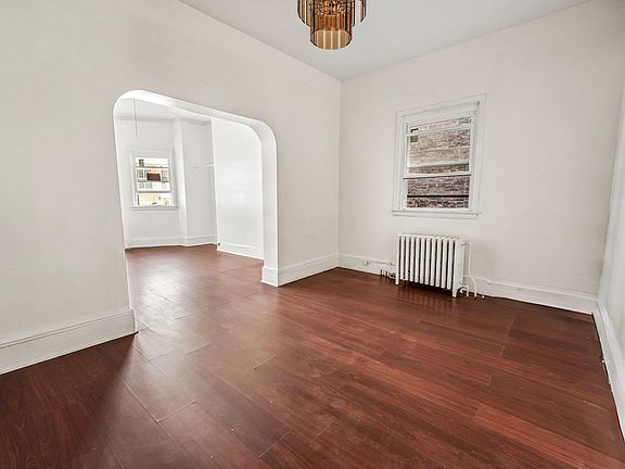 2nd image of 135 Charles St Floor 1