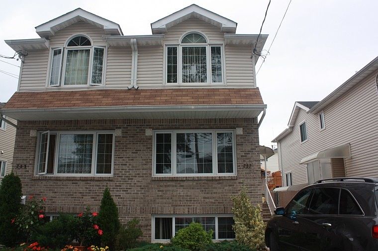 1st image of 257 Moreland St