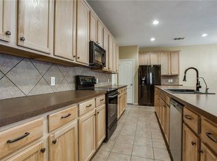 9832 Cherry Hill Ln, Aubrey, TX 76227