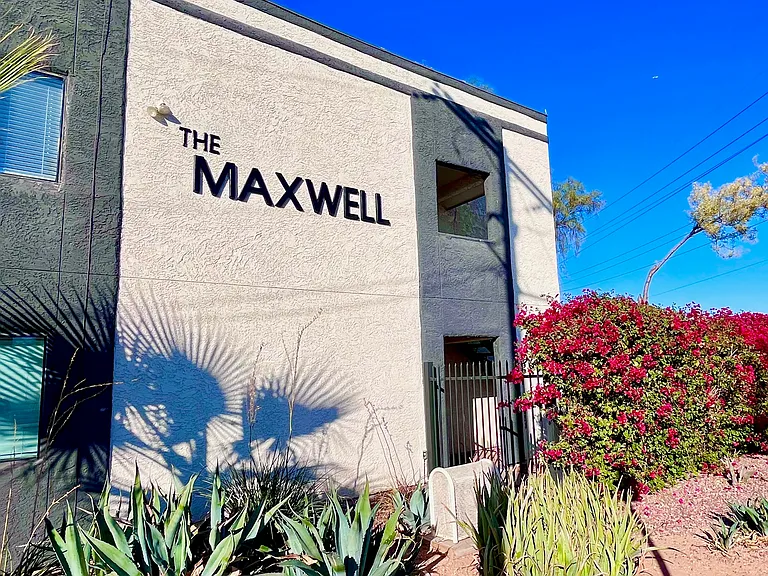 The Maxwell — Photo 6