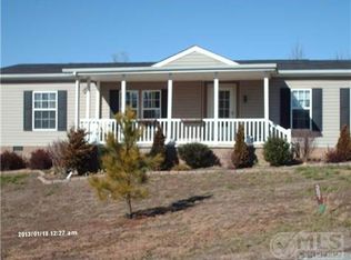 387 Ruby Dr, Holladay, TN 38341