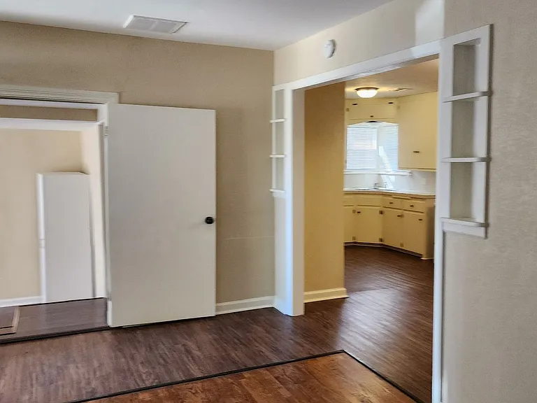 3417 Pioneer St — Photo 20