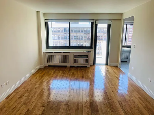 Rented by A&E Real Estate Management | media 16