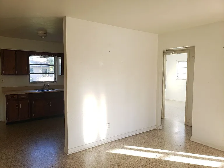 4911 Coronado Pkwy — Photo 5