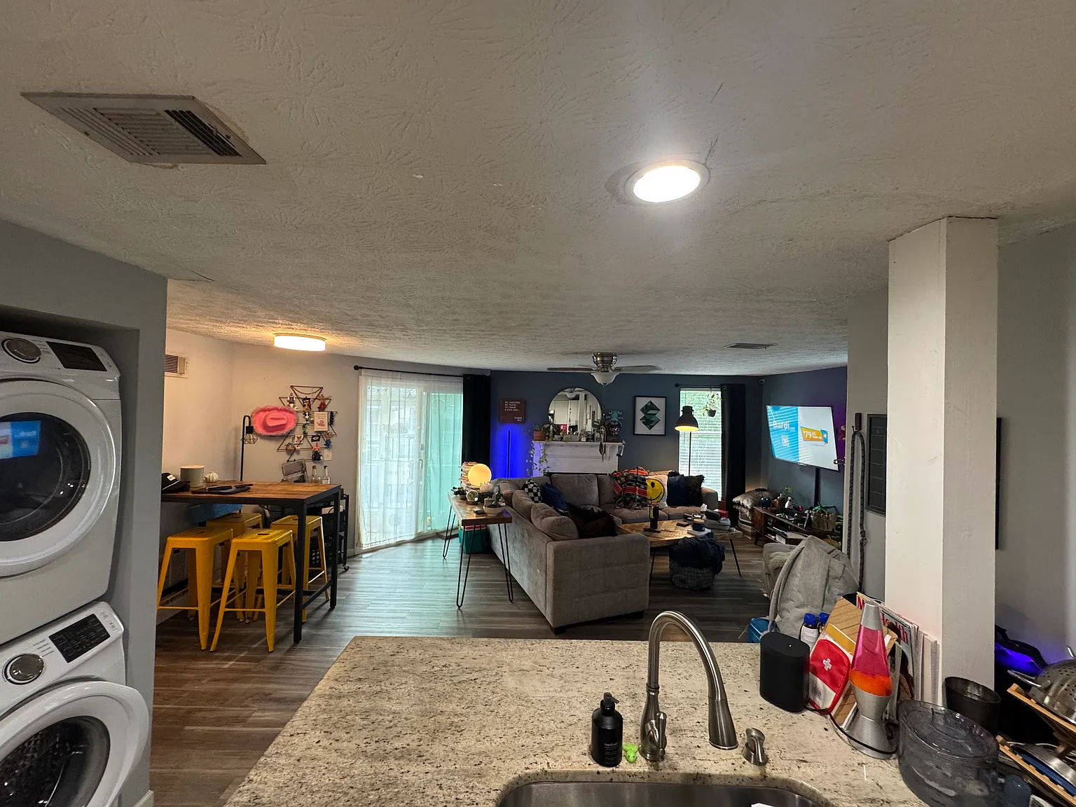 1 bed, 810 sqft, $1,390 — Photo 2