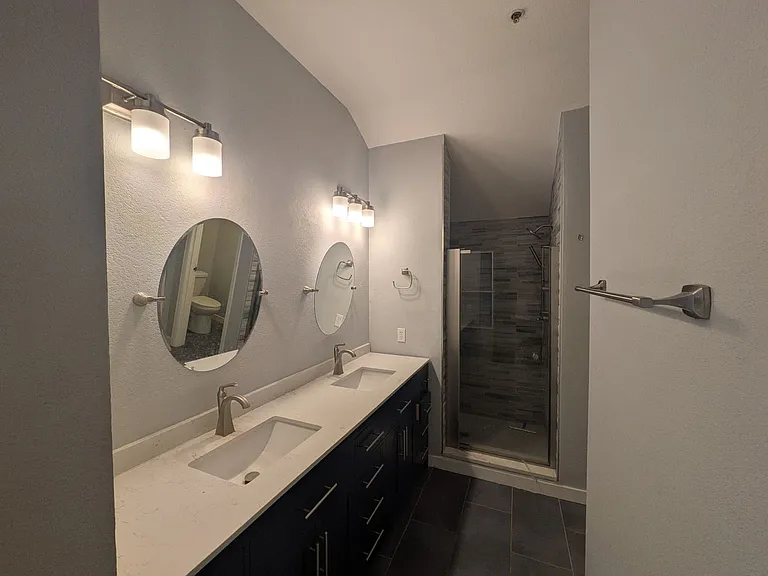 837 E 17th Ave #3L — Photo 13