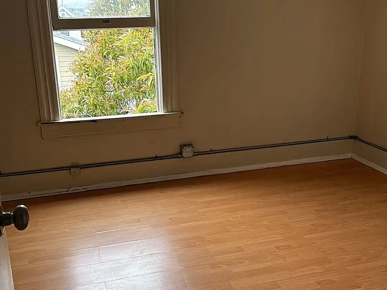 2421 Buena Vista Ave #7 — Photo 1