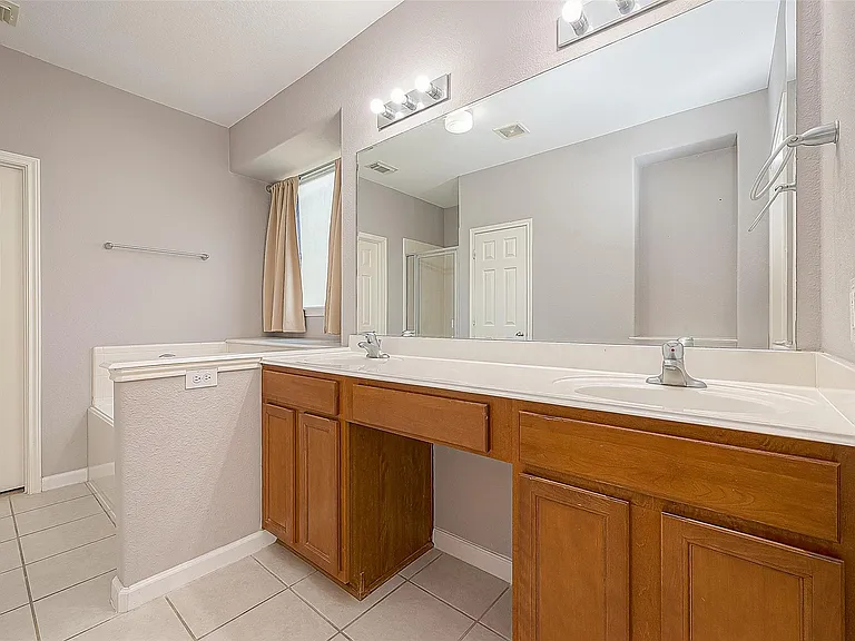 5203 Heatherdawn Ct — Photo 26