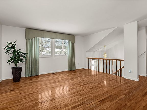 2nd image of 8470 Coventry Dr