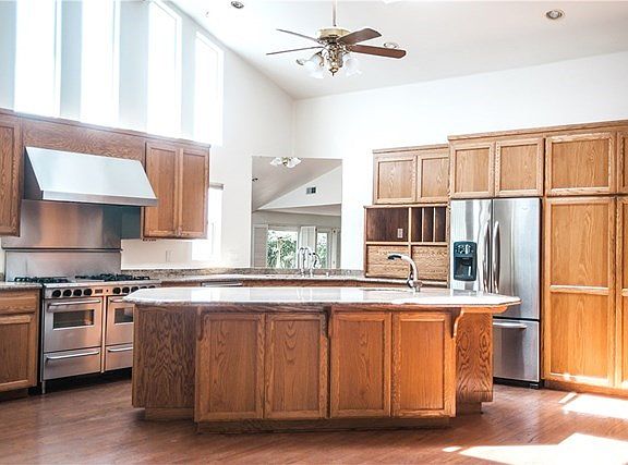 Stainless steel kitchen appliances for the master chef!