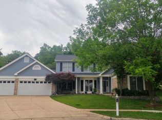 325 Berry Brook Ct, Ballwin, MO