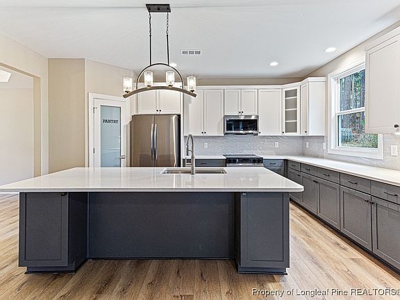 4th image of 89 Lakeforest Trl