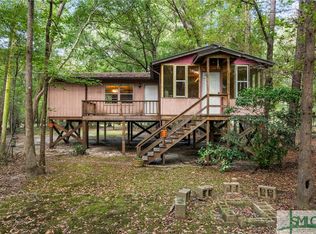 628 Riverside Dr, Claxton, GA 30417