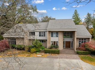 20 Harlan Dr, Bloomfield Hills, MI 48304