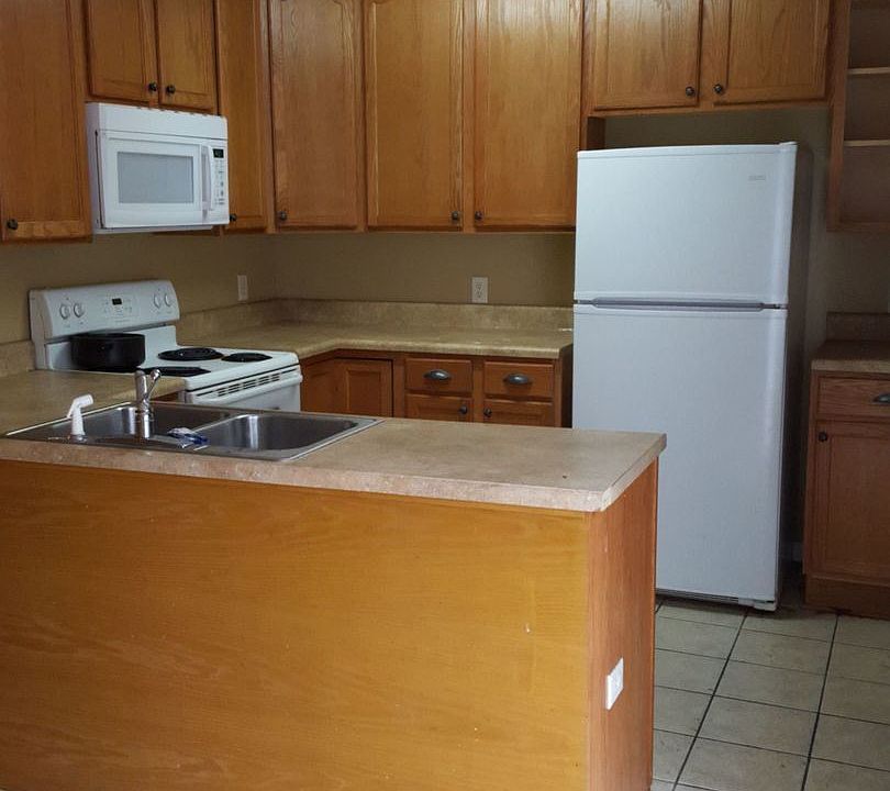 2nd image of 104 N Gray Ave