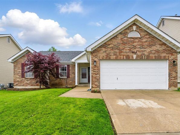 614 Sunny Pass Dr, Wentzville, MO 63385