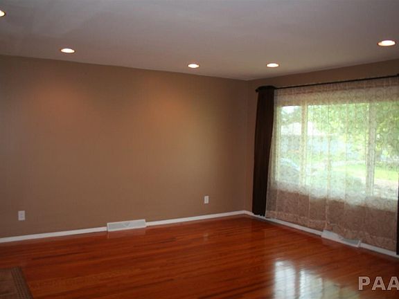 5th image of 2119 W Orlando Dr