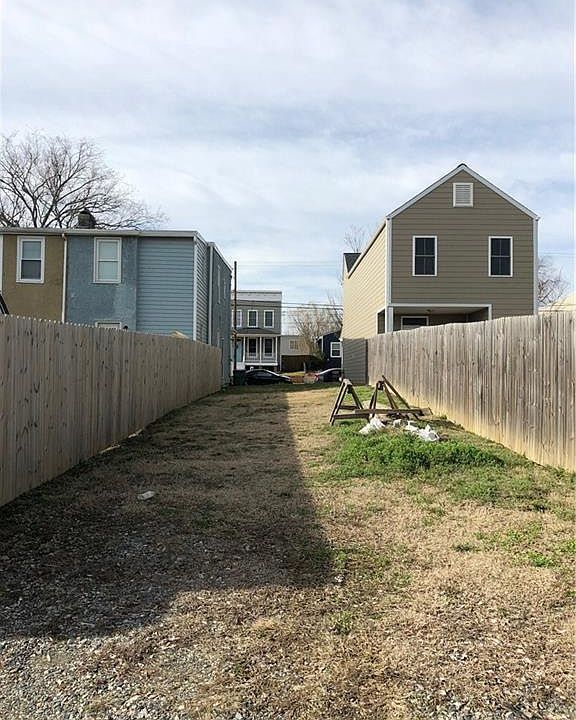 2nd image of 609 N 30th St