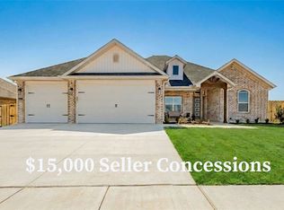 2304 Salmon St, Pea Ridge, AR 72751