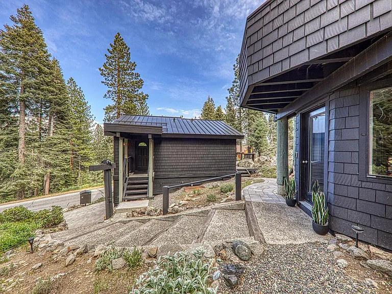 10594 Snowshoe Cir — Photo 37