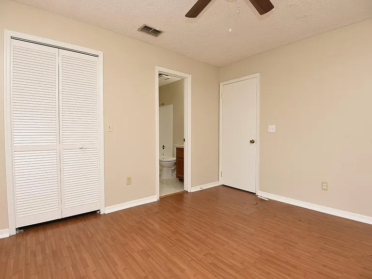 5462 Bracken Ct — Photo 15