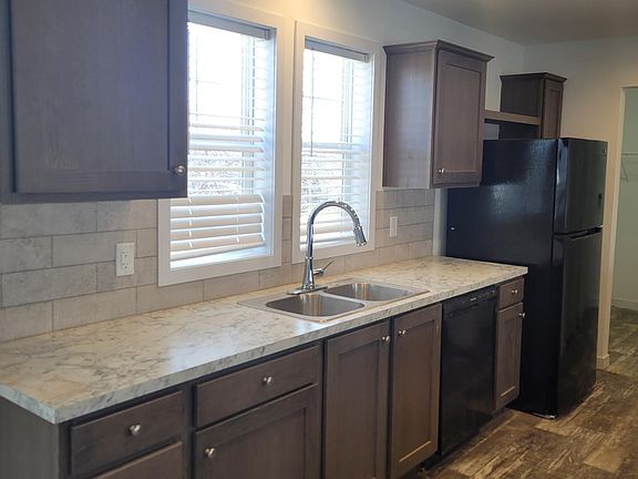 2nd image of 228 Golfview Ct #135