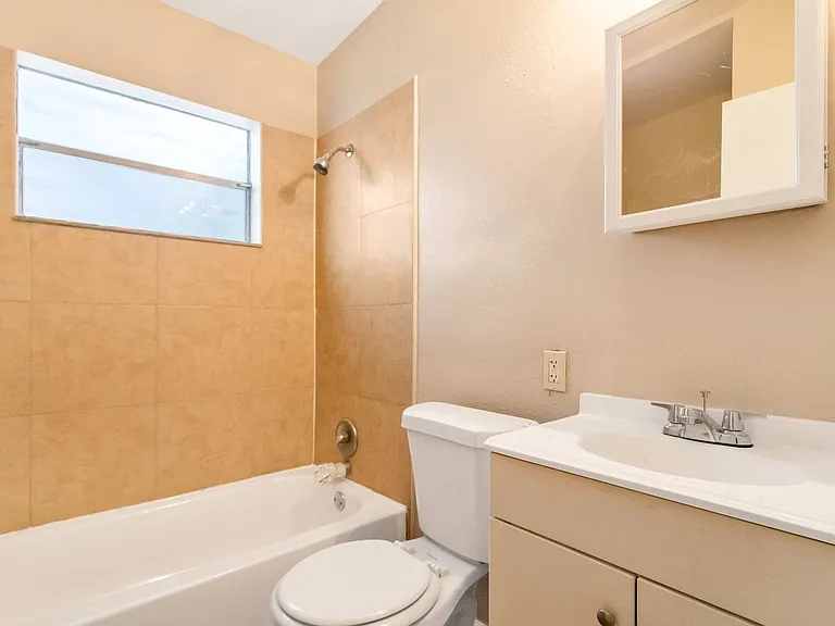 1564 Scott St — Photo 14