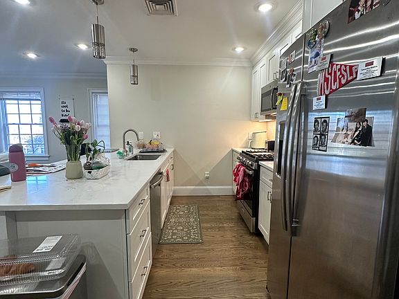 3rd image of 56 Cedar St #2