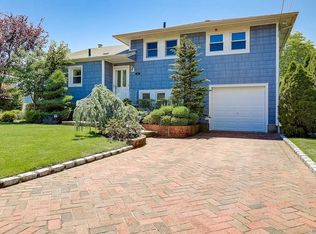 1612 Hitchcock Rd, Wantagh, NY 11793