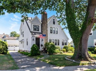 145 Reef Rd, Fairfield, CT 06824