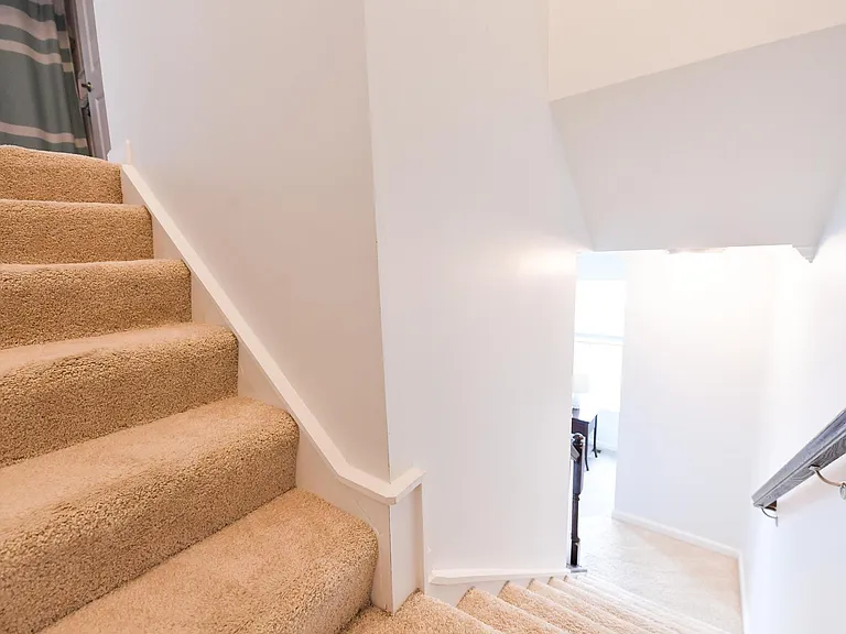 4644 Hudson St — Photo 14