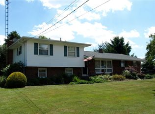 5522 Grove St NE, Louisville, OH
