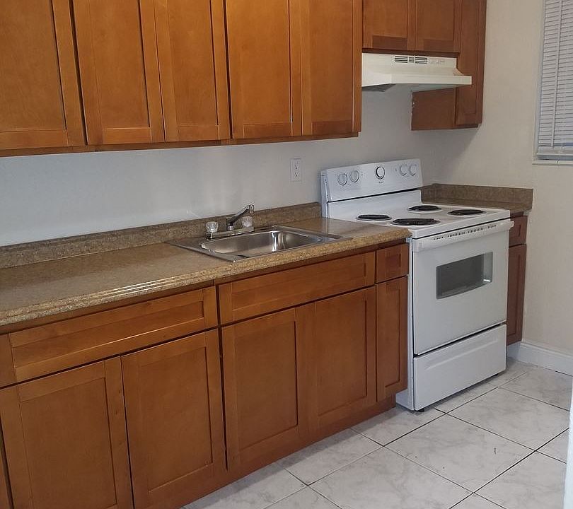 1st image of 625 NW 177th St APT 215