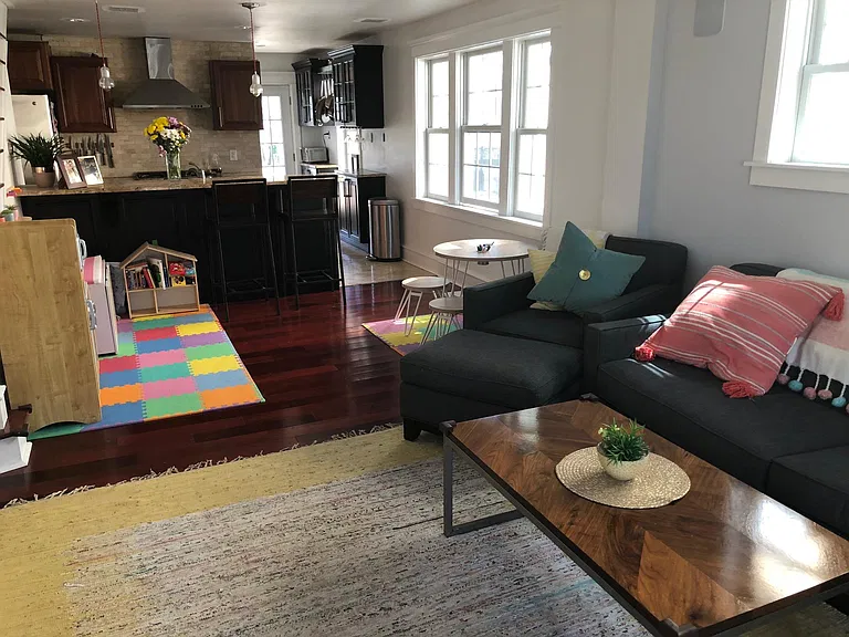 814 Martin Ave — Photo 3