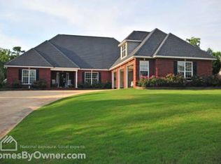 668 Lake Harding Dr, Hamilton, GA 31811