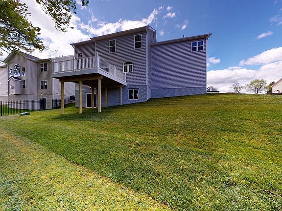 3rd image of 25052 Meadowlark Ct