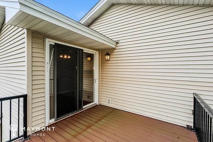 8433 Thomas Ct N — Photo 15