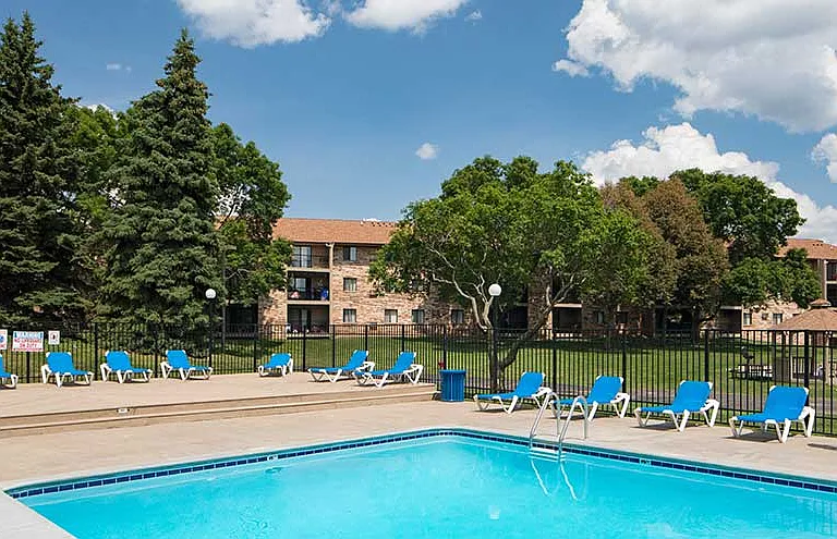 The Woods of Burnsville Apartments — Photo 37