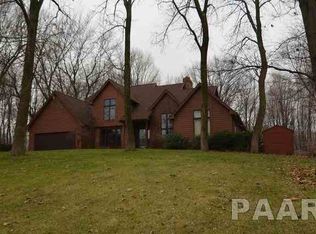 704 Bayside Dr, Metamora, IL