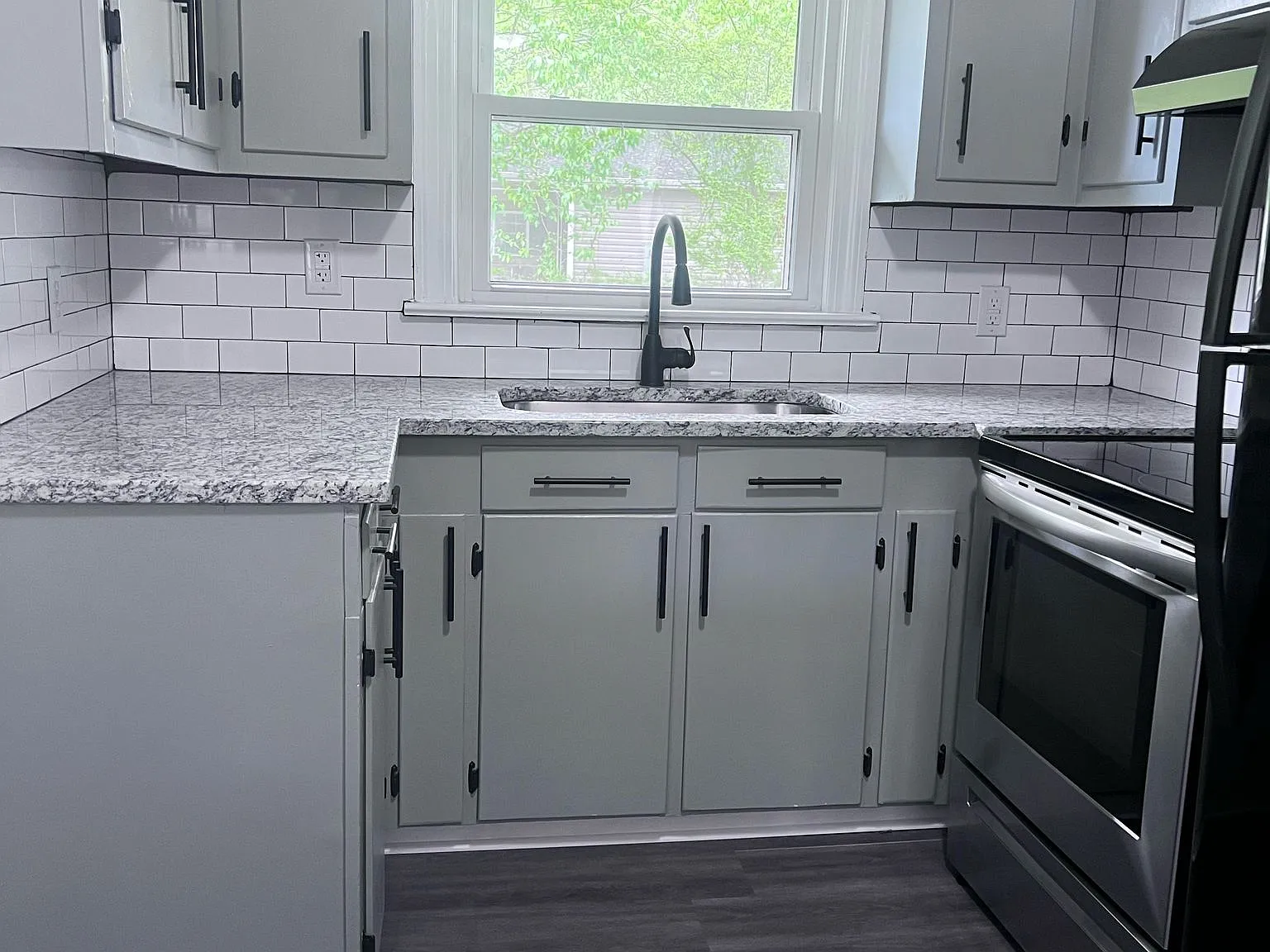 3 bed, 1025 sqft, $1,200 — Photo 2